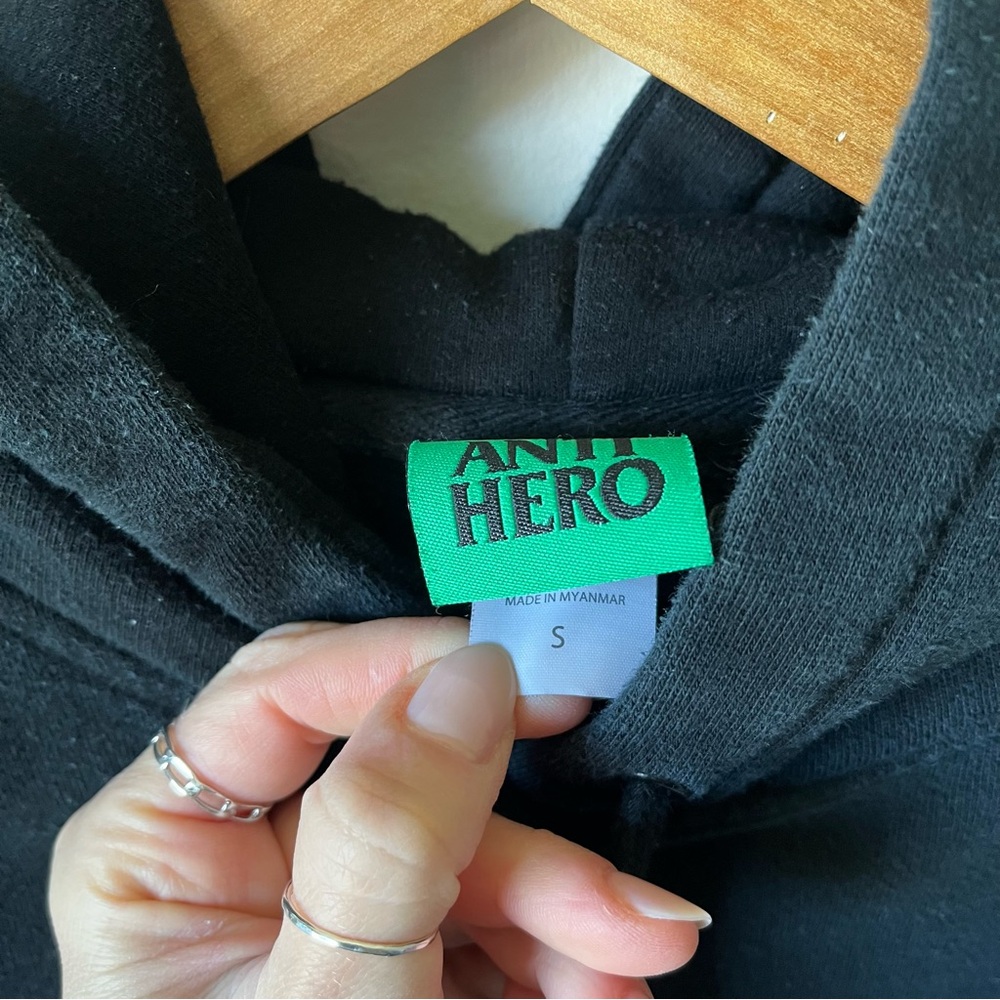 men’s black anti-hero skateboards hoodie small - Picture 3 of 4